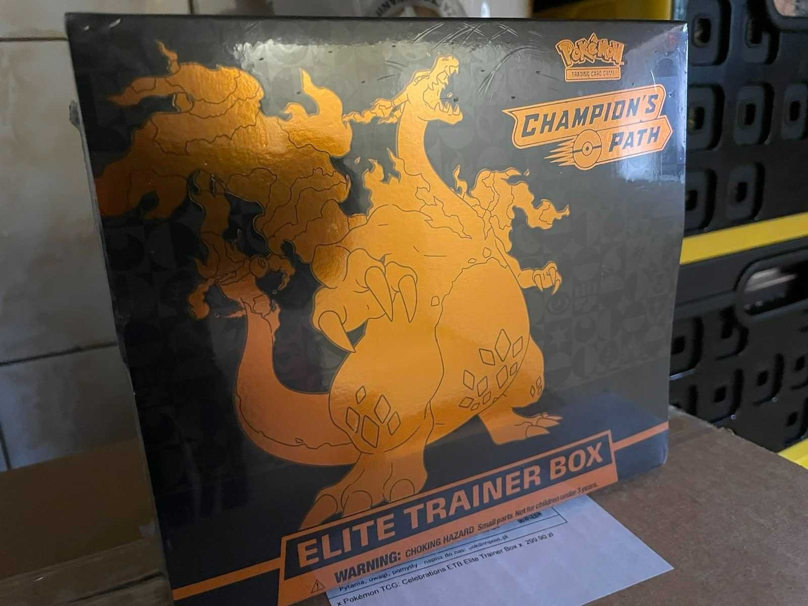 Pokemon TCG - Champion's Path Elite Trainer Box