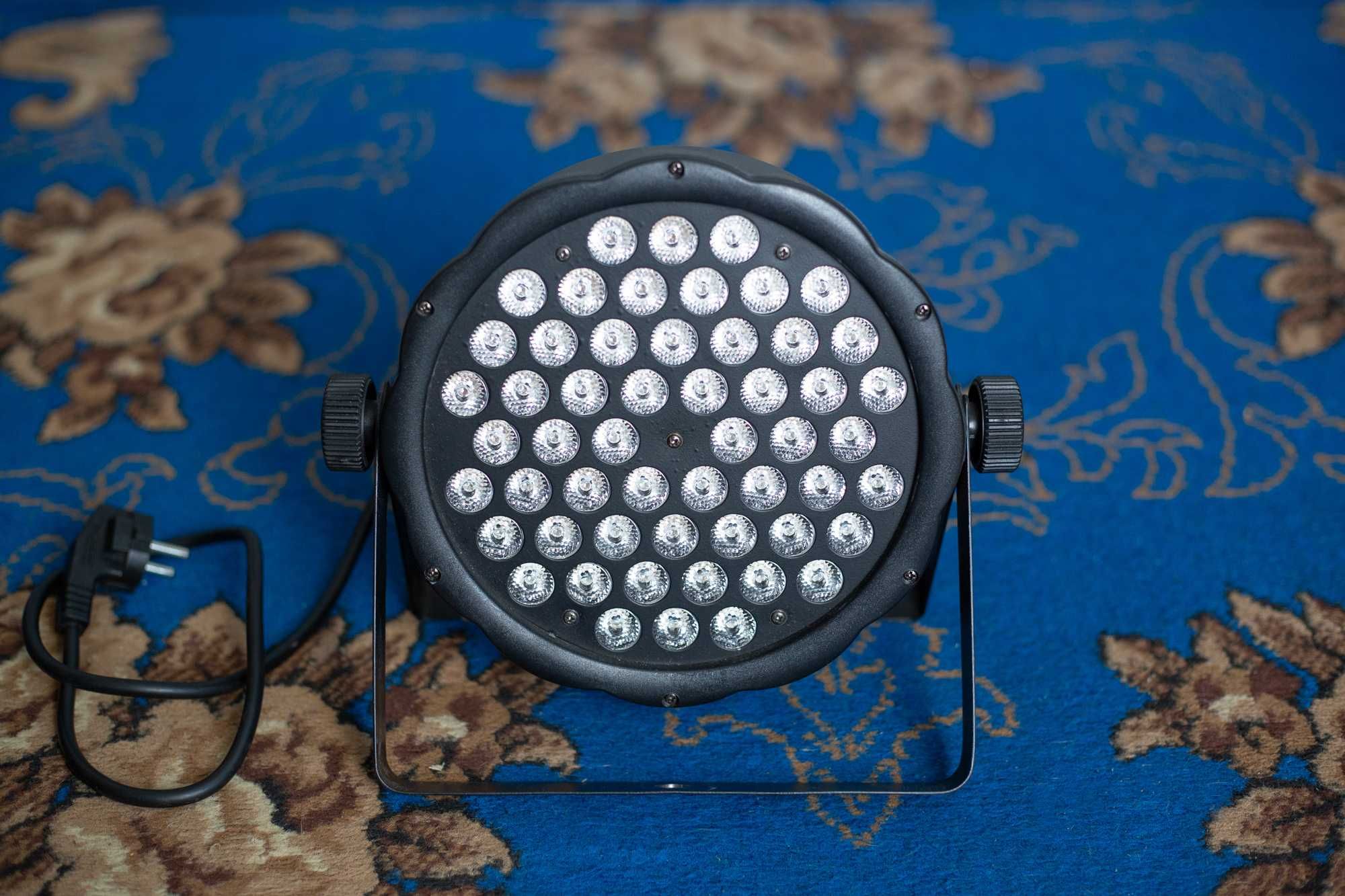 Світло для сцен, кафе, весільних музикантів. Big Zingy LED PAR (54*3W)