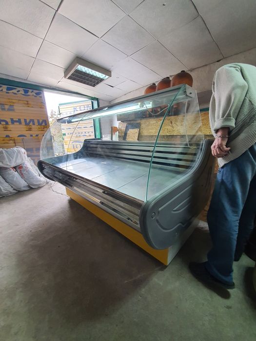 Холодильная витрина