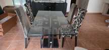 Mesa de Jantar em Vidro com 4 Cadeiras — Estilo Moderno