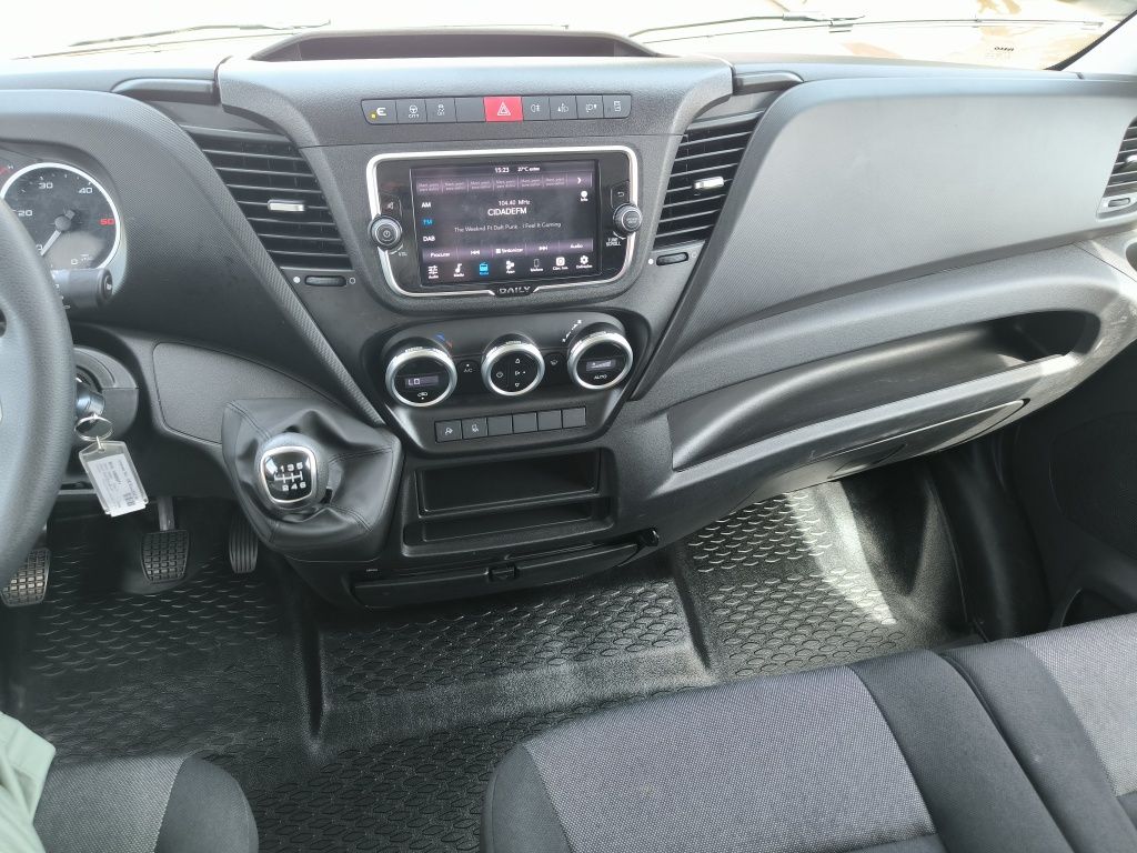 Iveco Daily 35s18 furgão motor 3.000 180cv