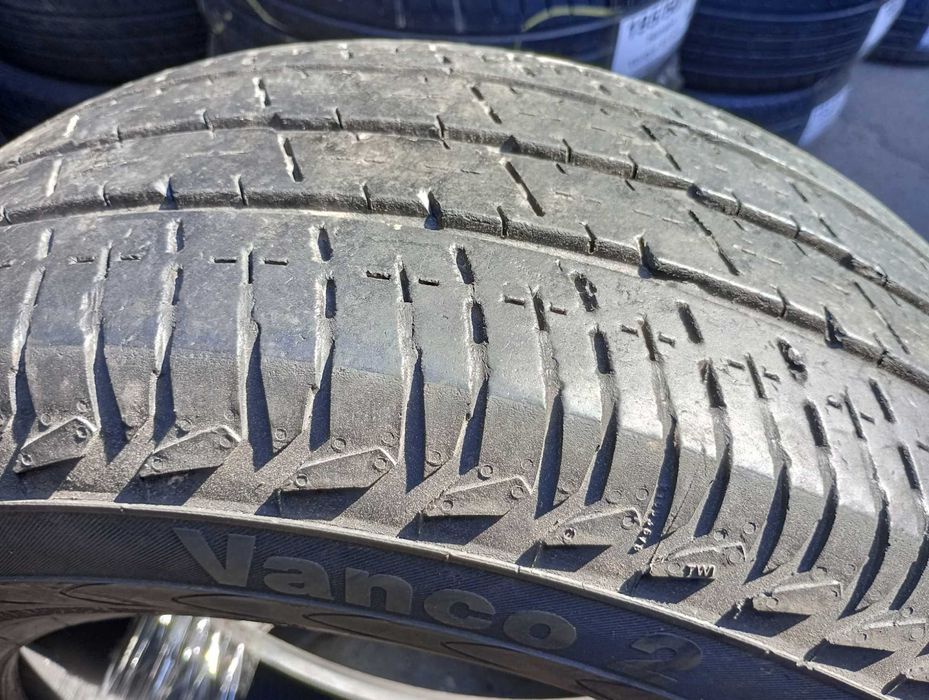 Резина Continental Vanco2 215/65/R15 зима Пара