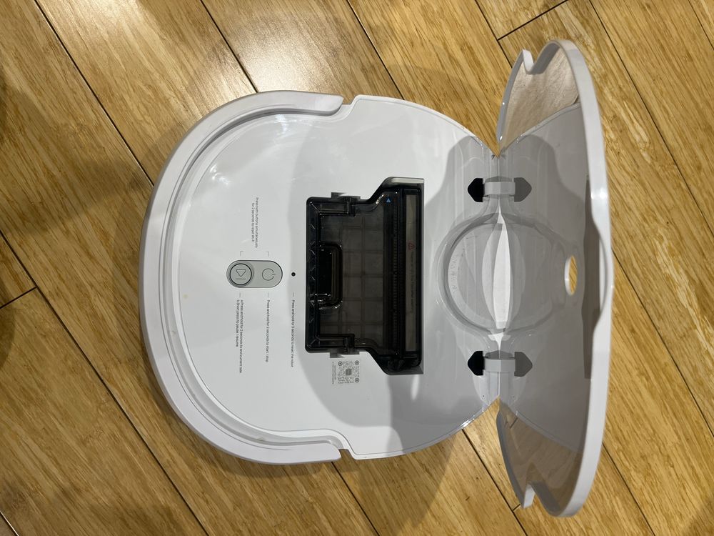 Robot odkurzajaco-mopujacy Narval