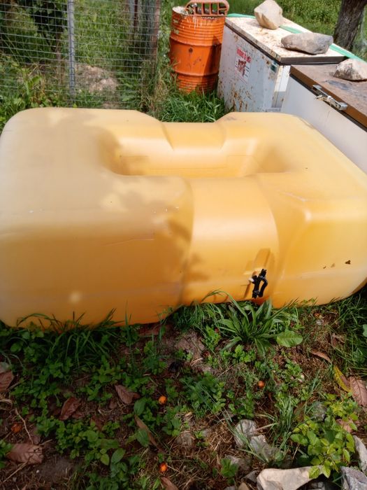 Vendo depósito de combustível