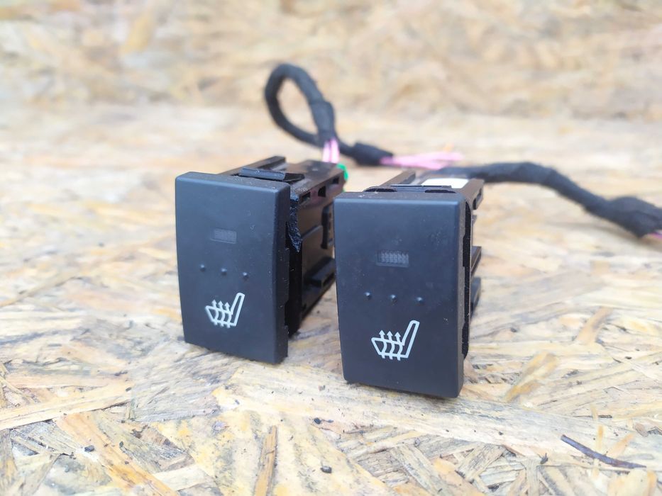 Кнопка підігріву сидінь  Мазда 3 Mazda 3 Bk 1.6 Z6 2003-2009