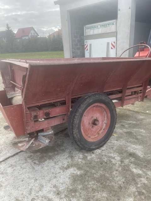 Rozsiewacz wapna sadowniczy