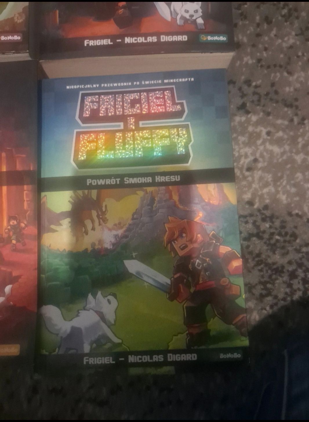 Minecraft- Frigiel i Fluffy. 8 książek