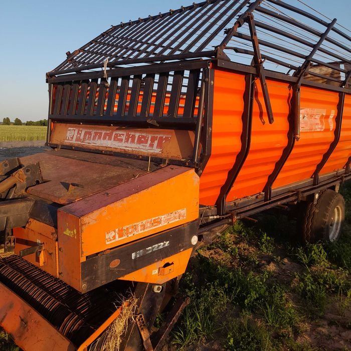 przyczepa samozbierajonca