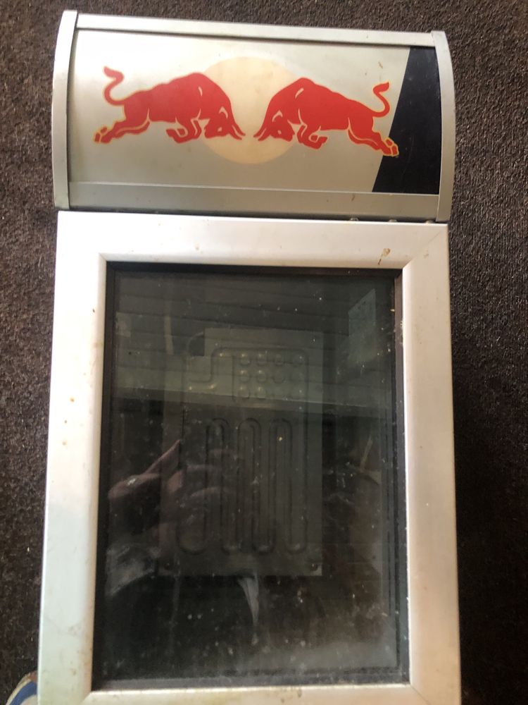 Холодильник Red Bull