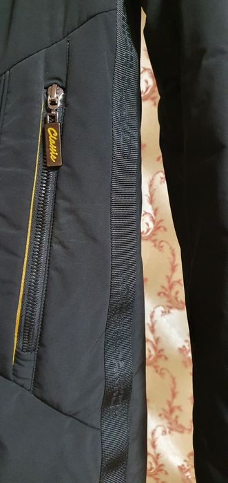 Куртка жіноча,подовжена.