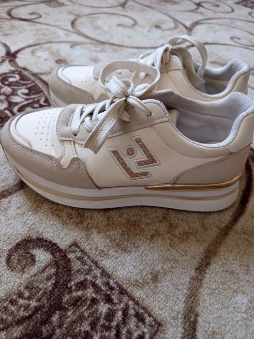 Гламурні кросівки р.38