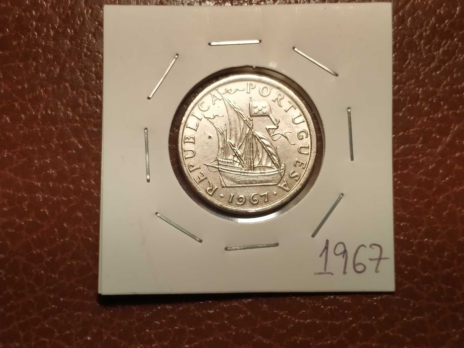 A70 moeda de 5 escudos de 1967 (caravela/barcos) - Portugal