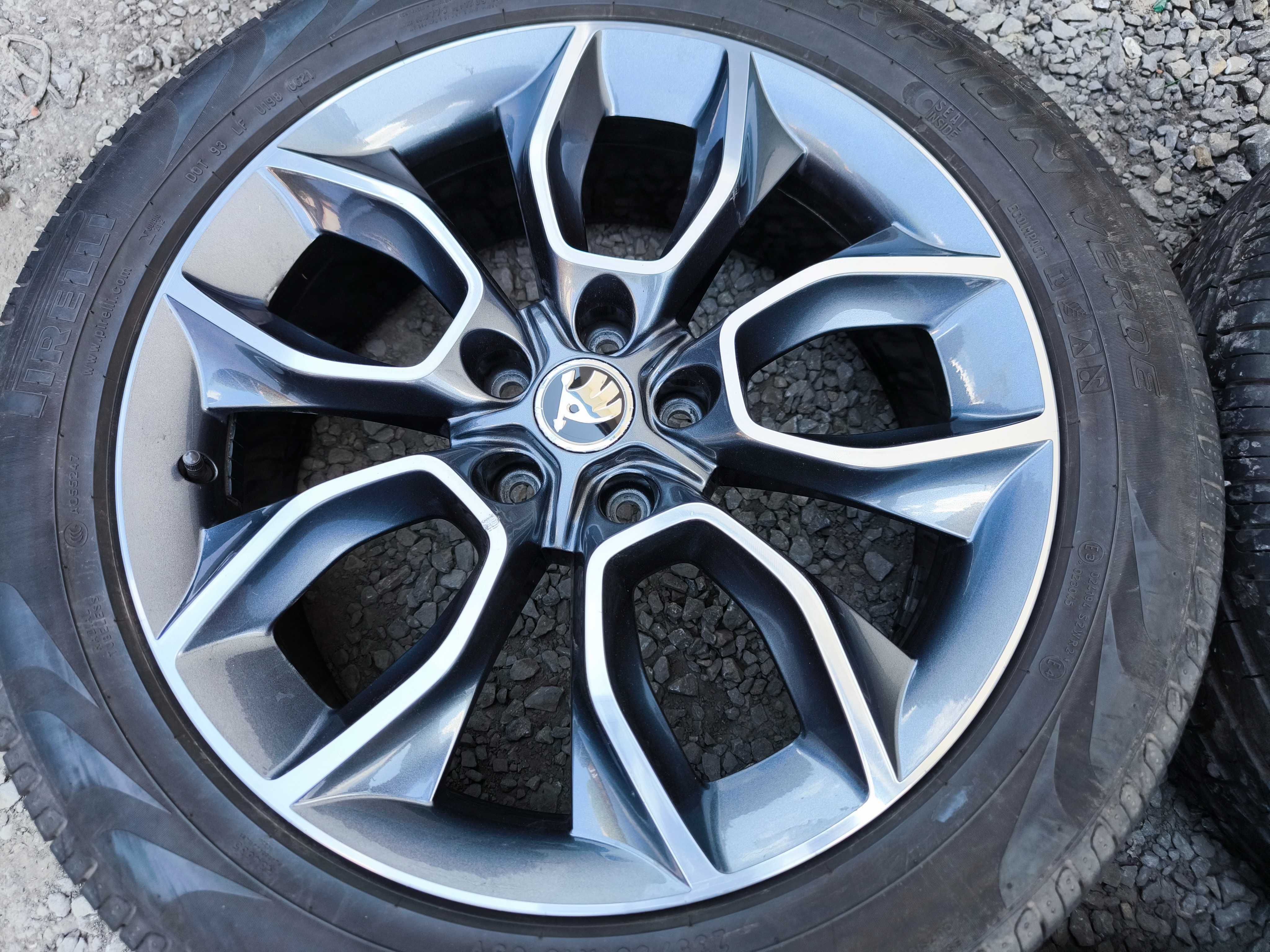 Koła Skoda KaroQ Octavia SuperB Yeti Kodiaq VRS 19"  5x112 ET43 235/50