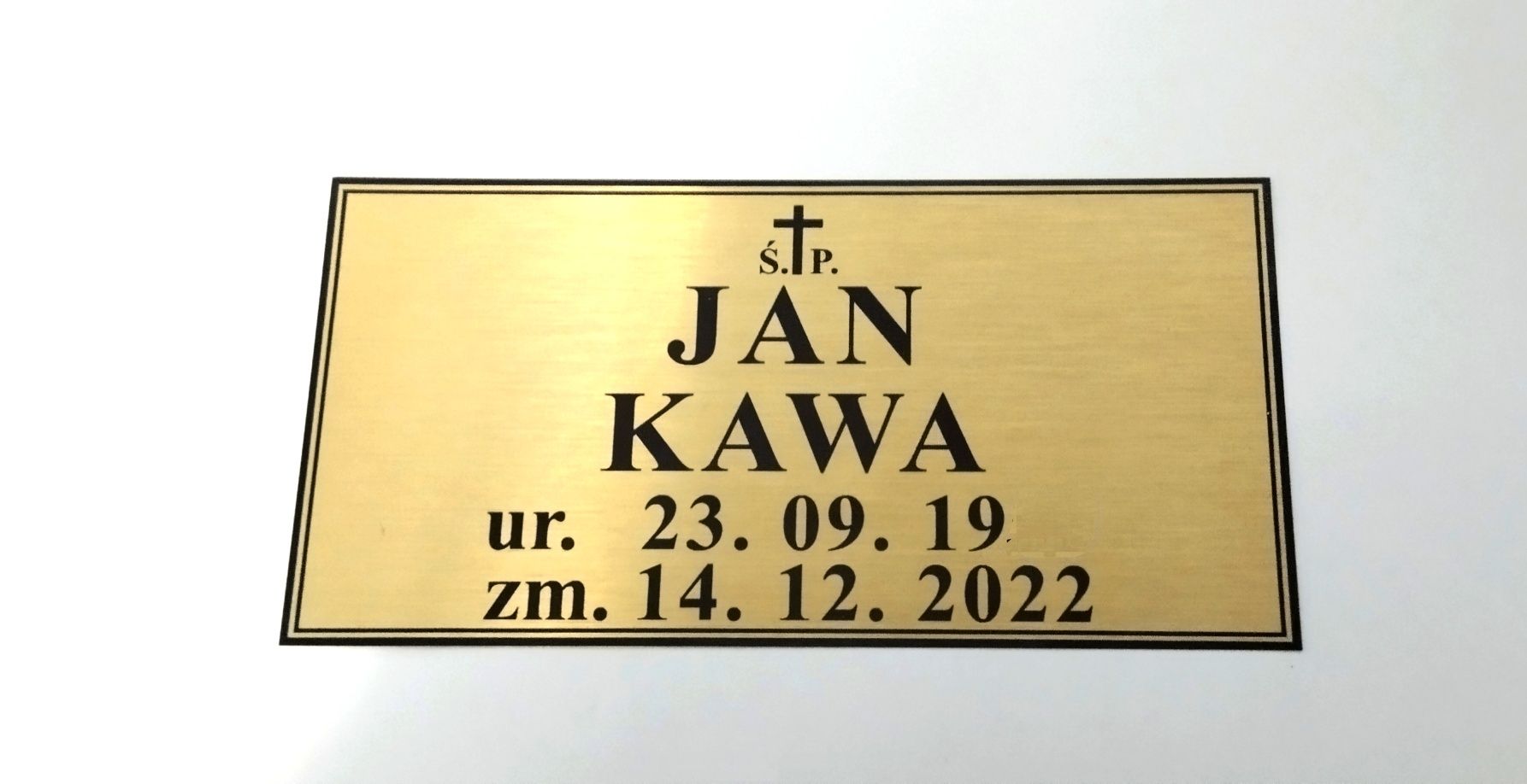 Personalizowana tabliczka nagrobna na krzyż grób grobowiec pomnik