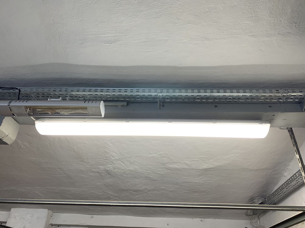 Używana  Lampa led 160 cm Fibra ip66, 74W, 4000k z demontażu