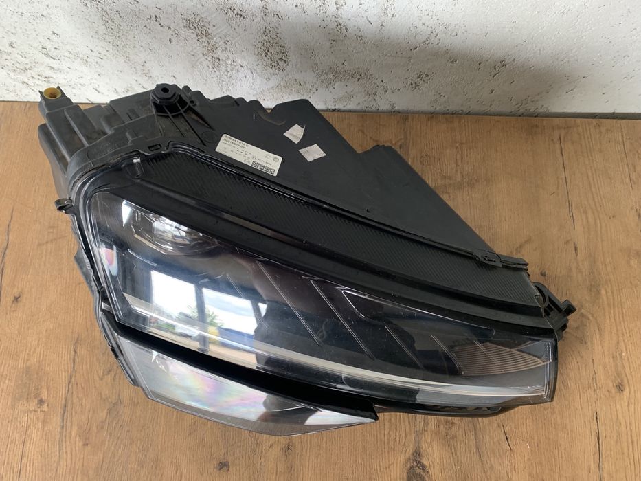 Skoda Karoq lampa prawa przednia prawy przód FULL LED Europa