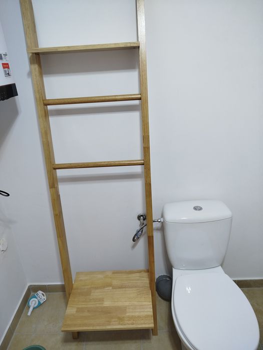 Stojak łazienkowy na ręczniki nowy drewniany