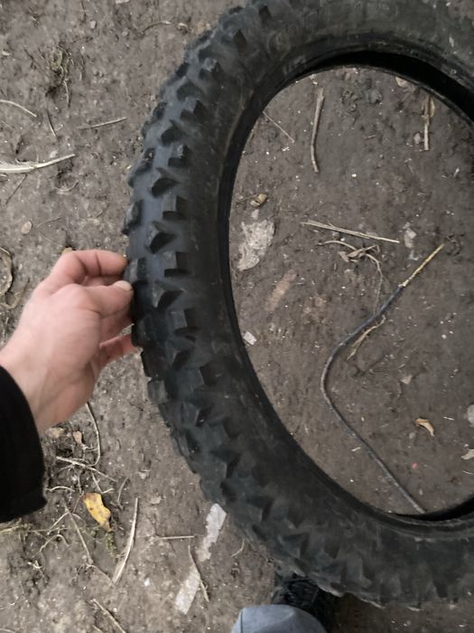 Передня покришка на ендуро р21