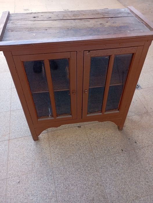 Vendo este móvel muito bonito bom estado