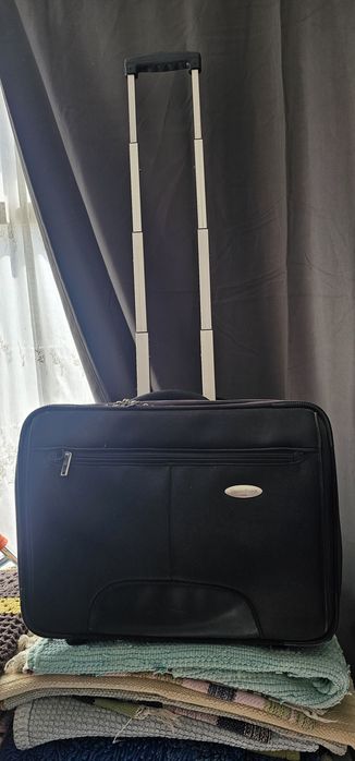 Mala de viagem usada