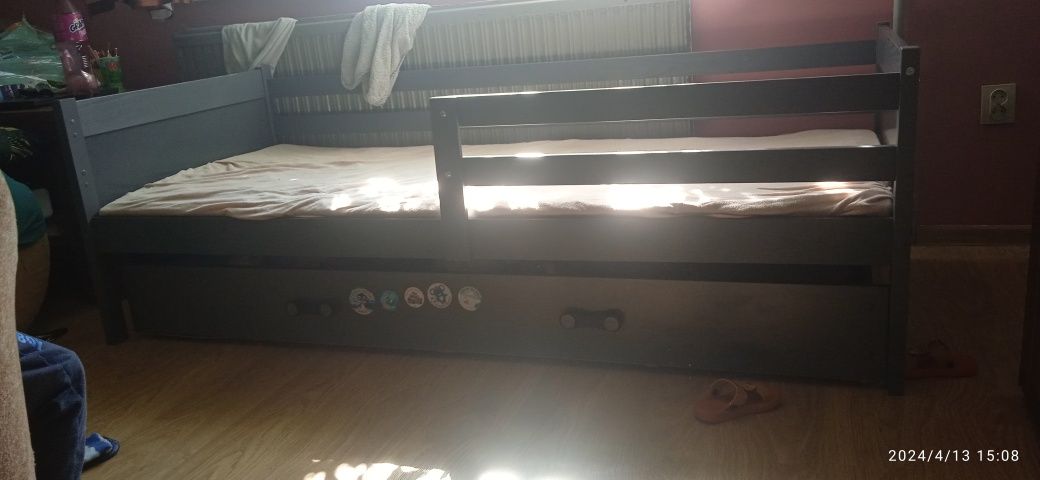 Łóżko  dziecięce  drewniane 190/80