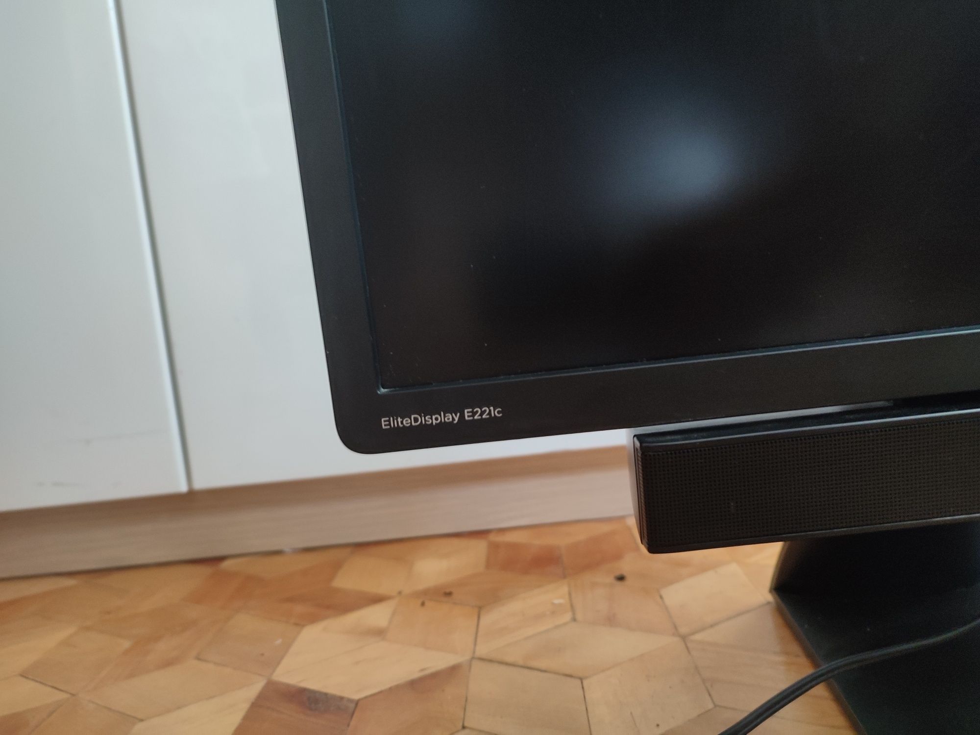 HP EliteDisplay E221c 21,5″ + głośnik / kamera / USB / DVI / DisplayPo