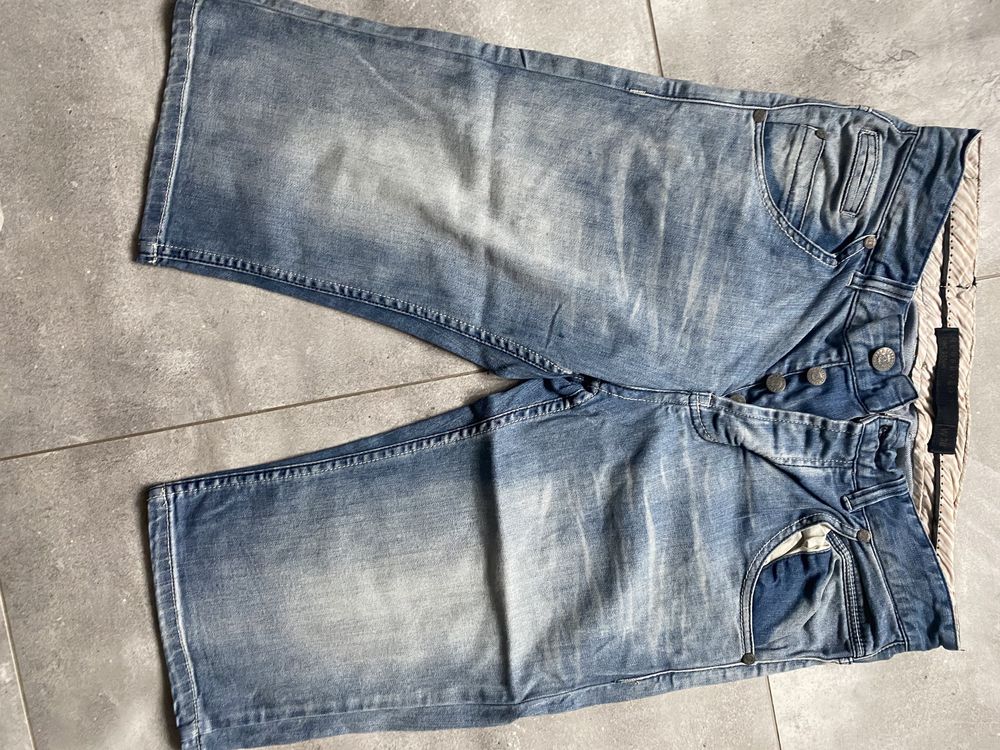 krótkie spodenki jeansowe reserved