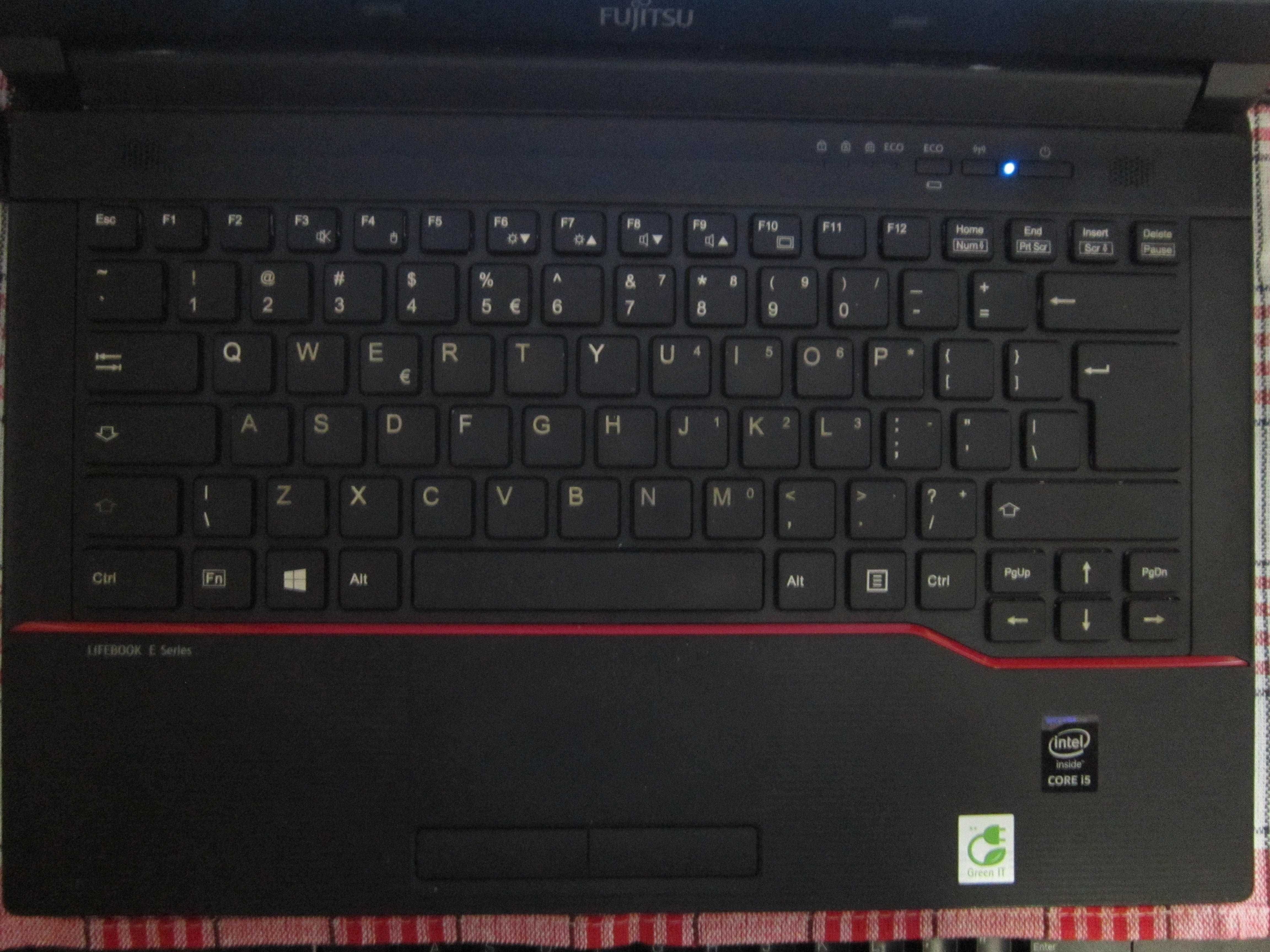 Fujitsu LifeBook E544 i5 4310m 2.7GHz 8GB, 320GB dysk