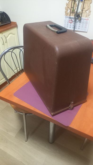 Maszy do szycia Łucznik 877 walizkowa