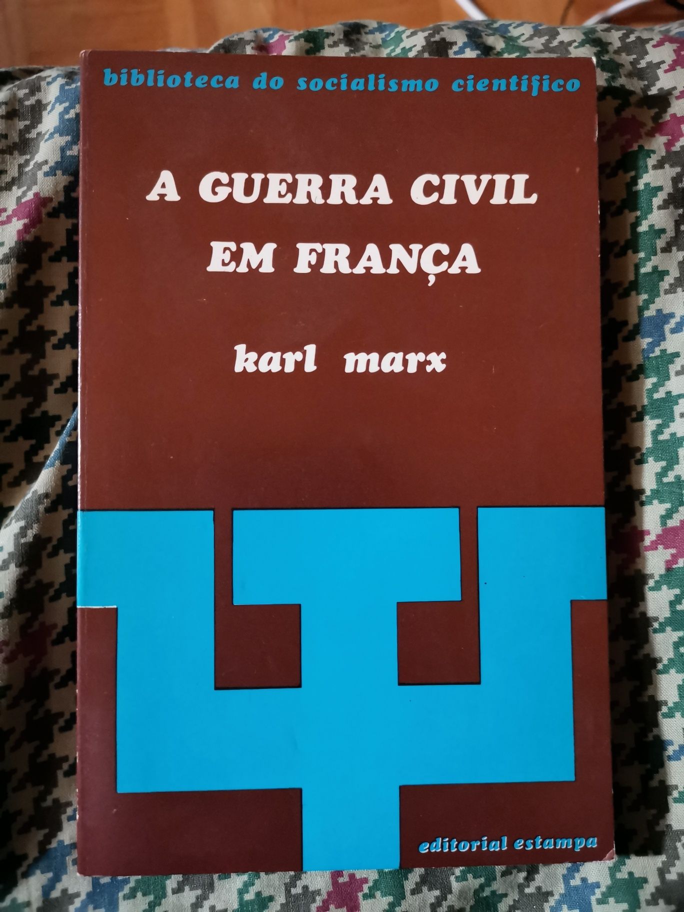 A Guerra Civil em França
de Karl Marx