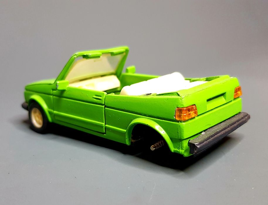 Miniatura Volkswagen Golf Mk1 Cabrio 1/43