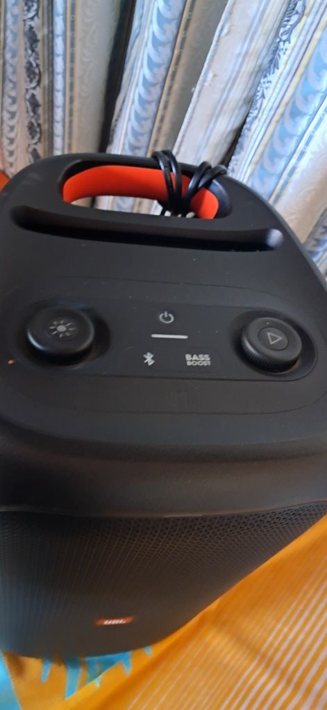 Coluna jbl partibox