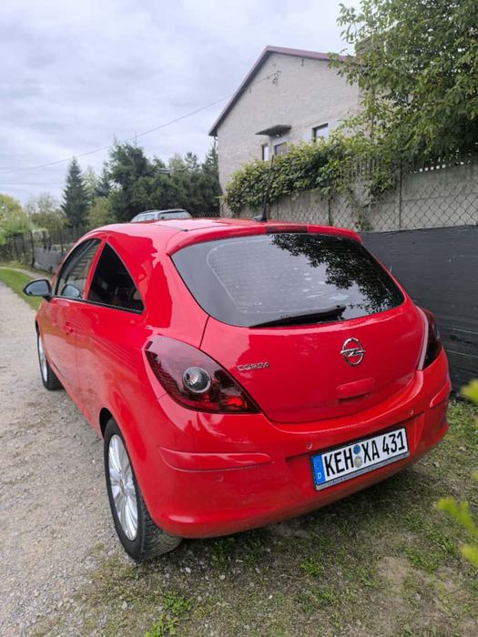 Opel Corsa 1.4 benzyna 2011