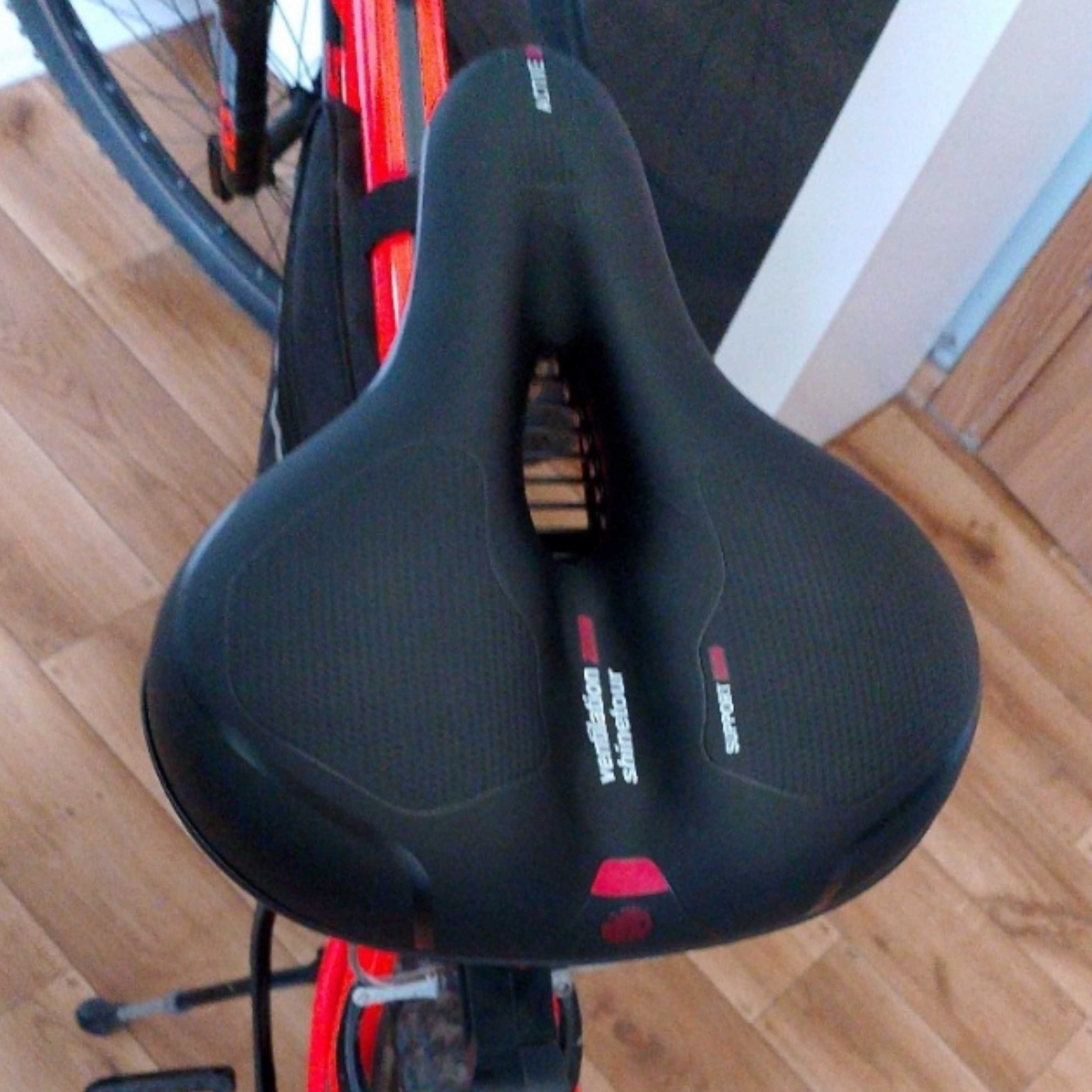 Wygodne żelowe siodełko na rower rowerowe z lampką LED NOWE fabrycznie