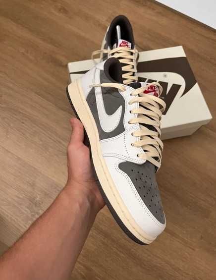 Buty_NIke_Jordan1RetroLowTravisScottReverseMocha RRR.42