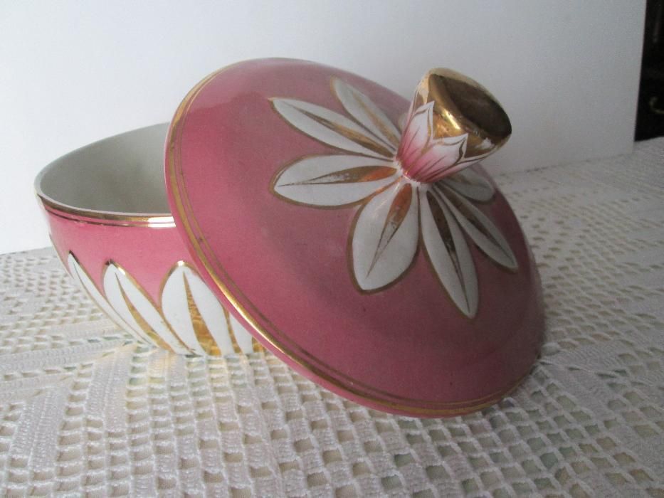 Boleira antiga de porcelana de Alcobaça