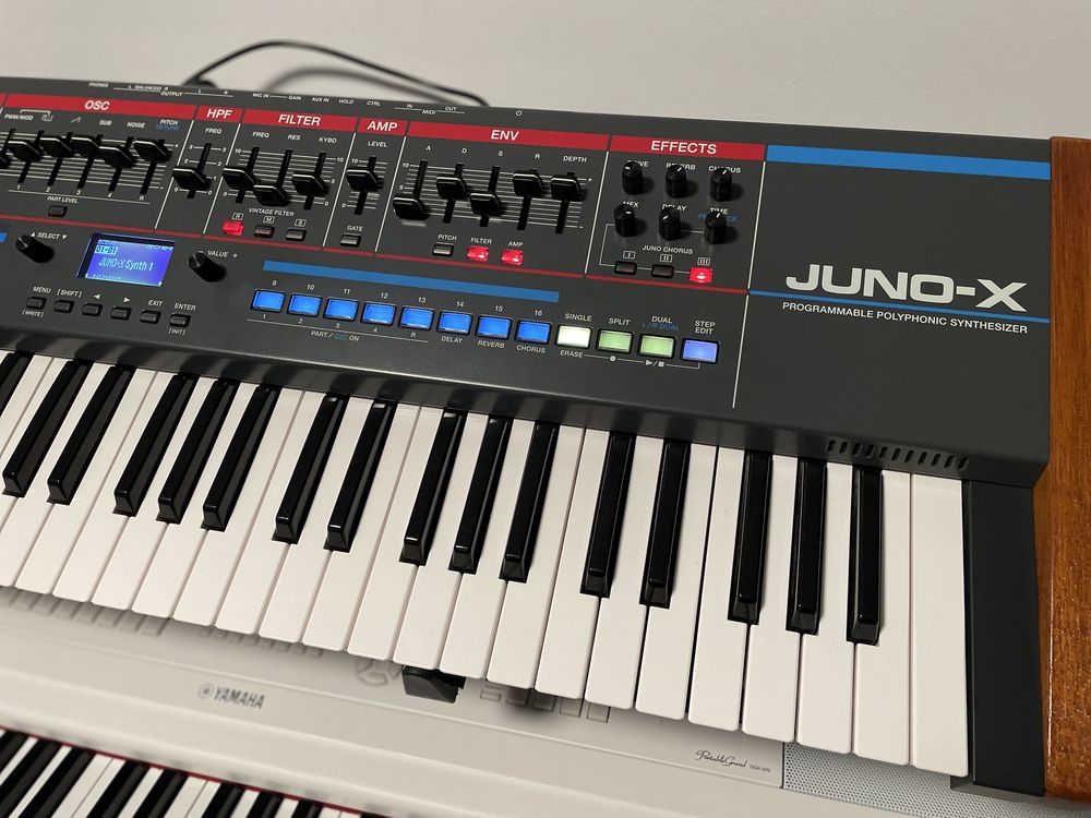 Roland Juno-x  idealny stan + pokrowiec + cloud