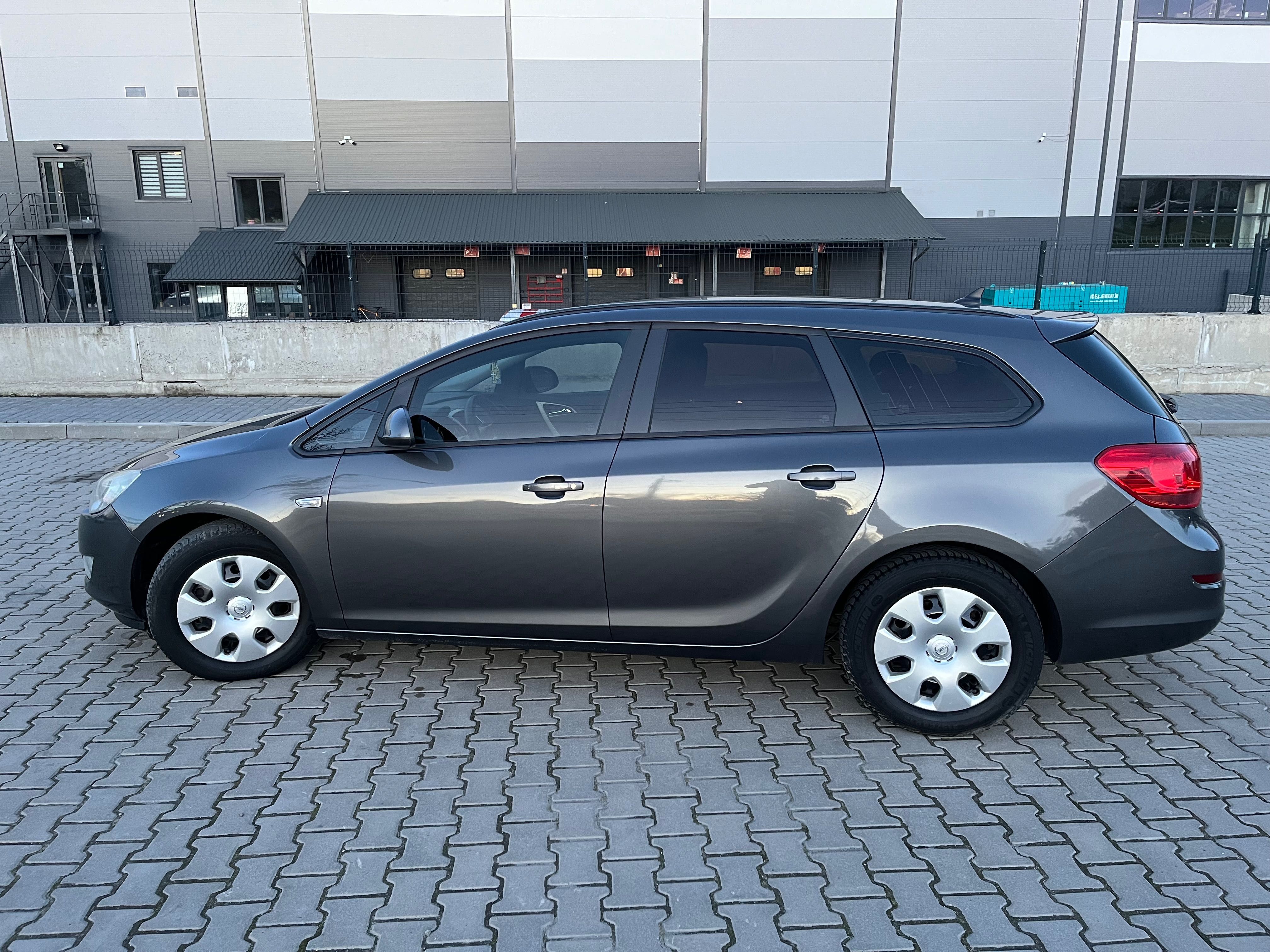 Opel Astra J Sports Tourer
