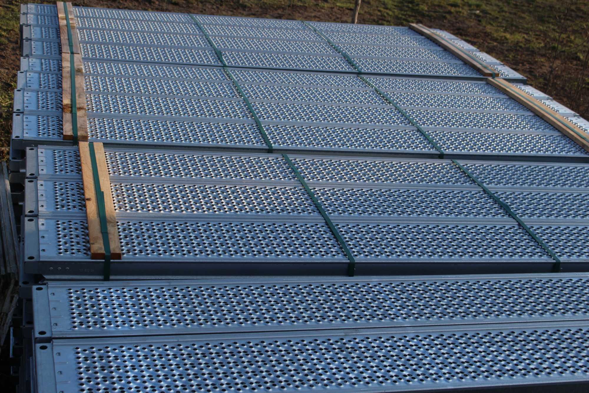 Rusztowanie elewacyjne plettac 12x6m powierzchnia robocza 72m2