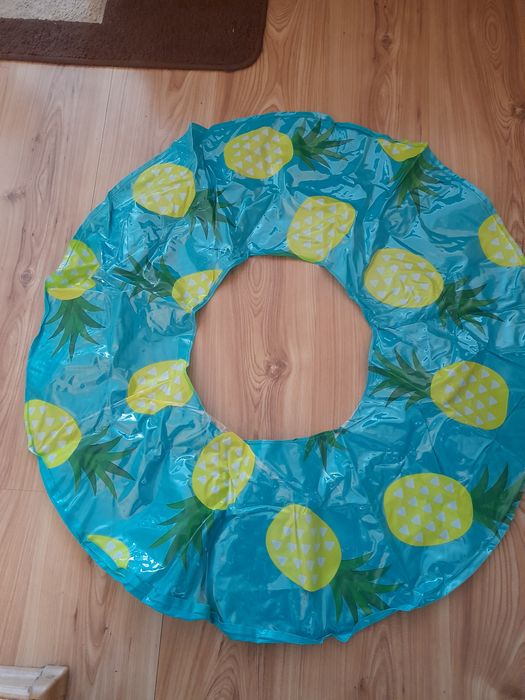 Kółko do wody w ananasy 74cm