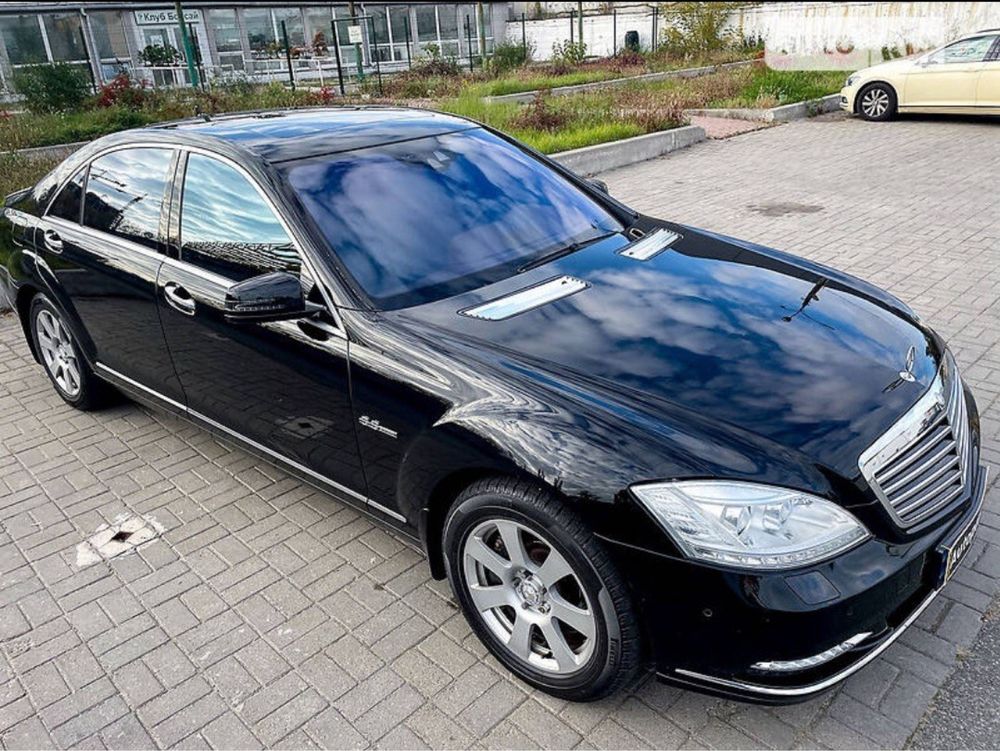 Mercedes-Bens S-Class 2011