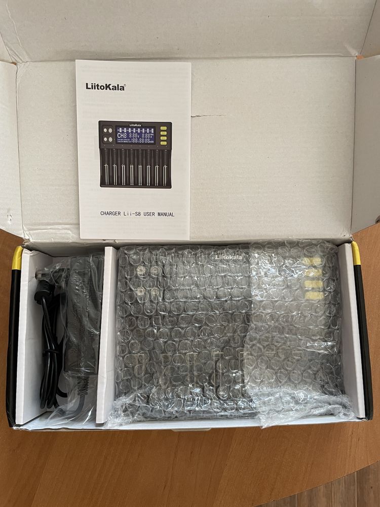 Универсальное зарядное устройство LiitoKala Lii-S8. Оригинал