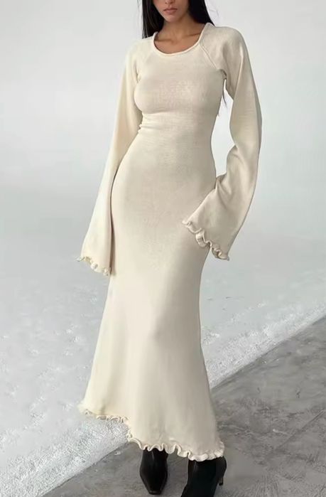 Сукня з відкритою спинкою