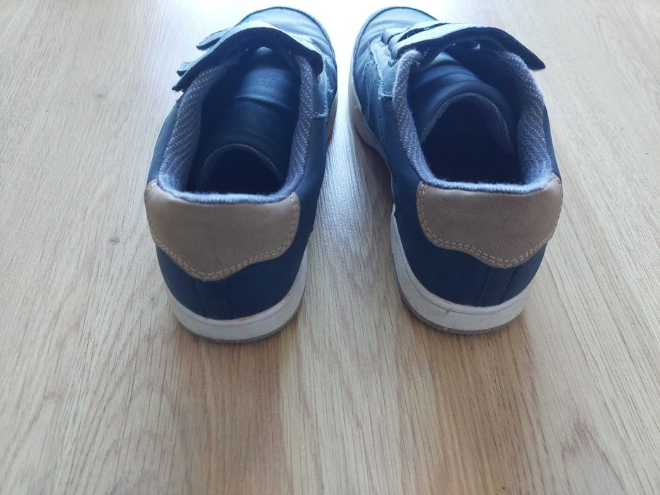 Sapatos / tenis Zara