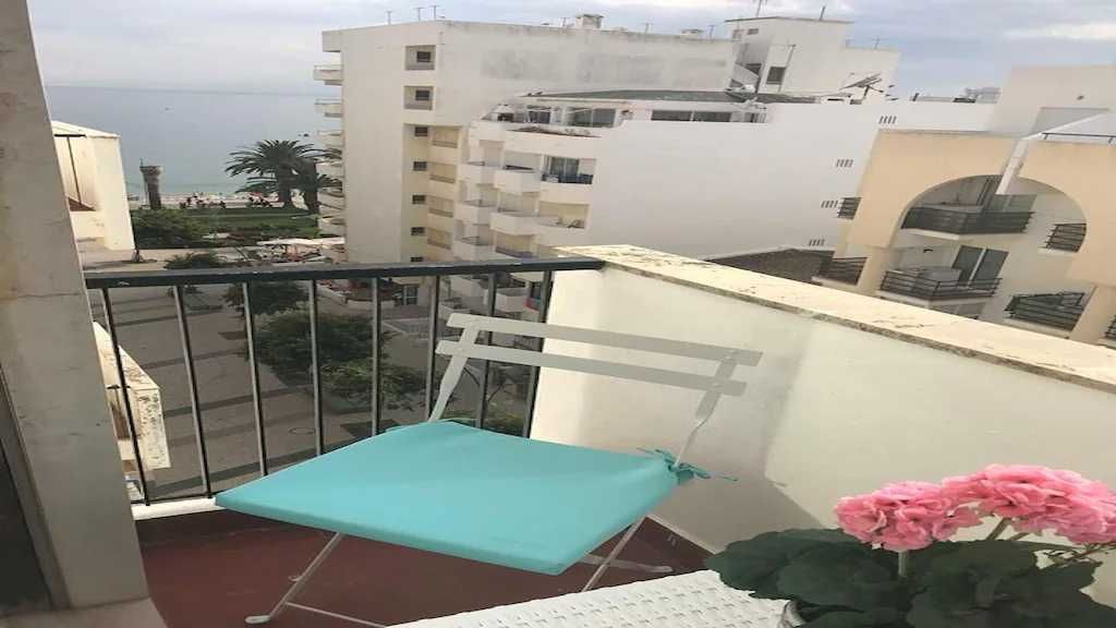 Apartamento T1 a 1 min a pé da praia, vista mar em armação de Pêra