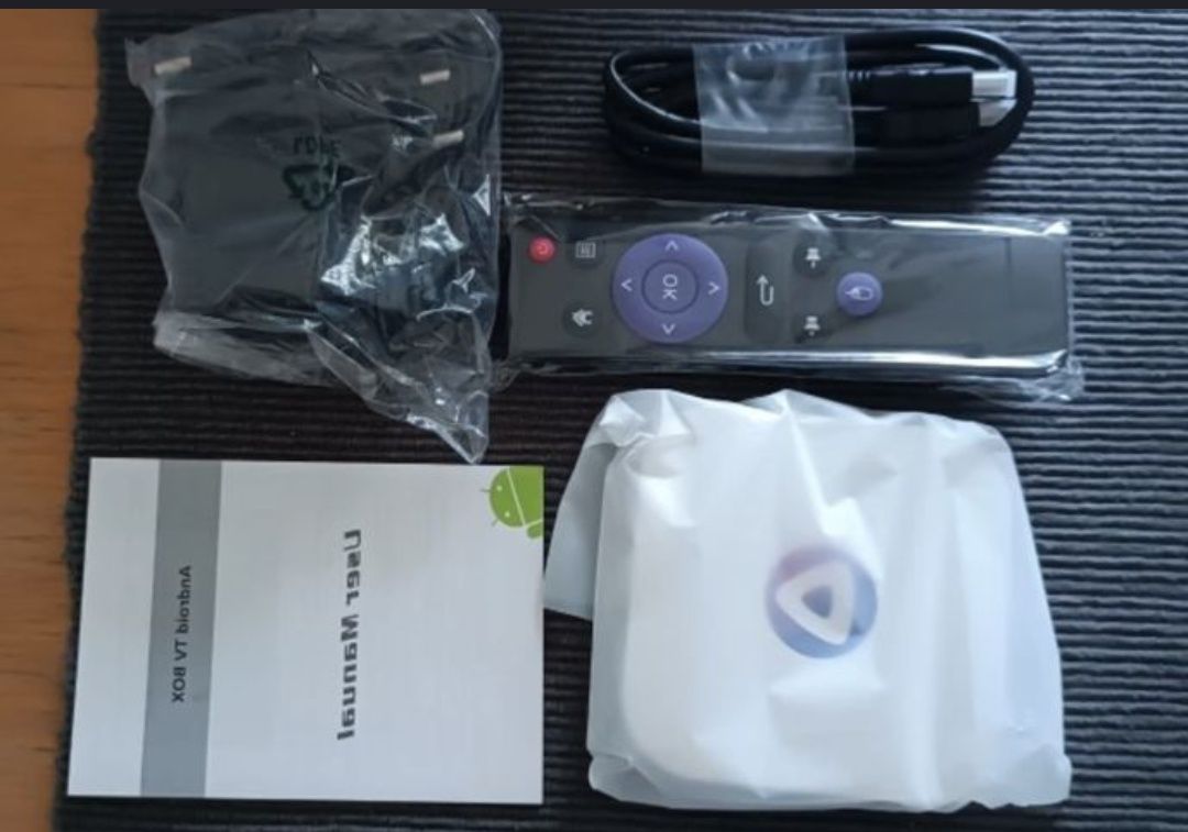 Смарт ТВ приставка H96Max M1 4/64Gb Android 13 smart TV box 8k white