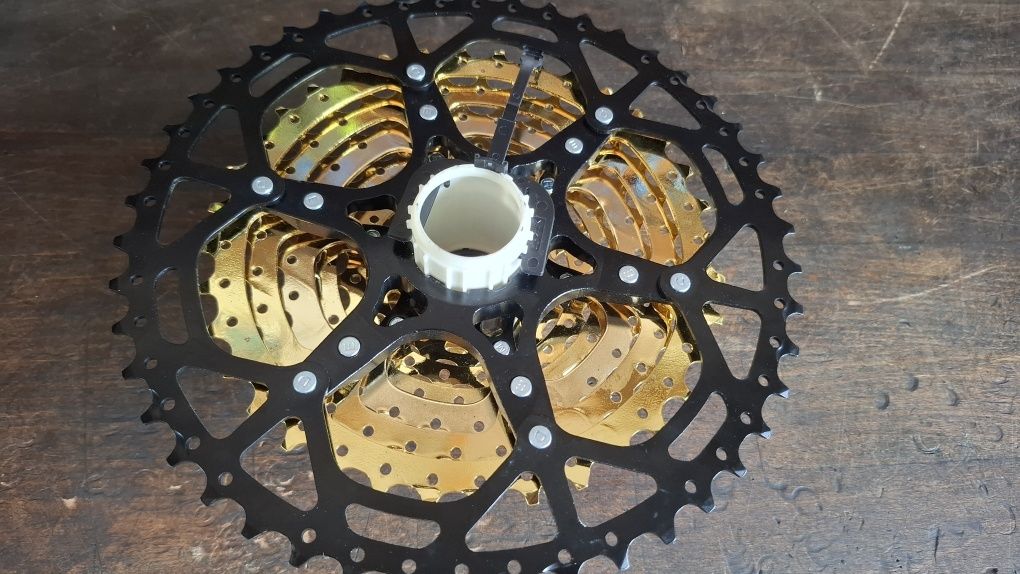 Nowa Kaseta 9 speed 11-46 Shimano HG Gold