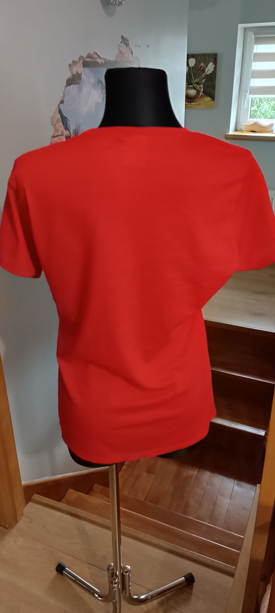 Koszulka Damska Czerwona 100% Bawełniana z Nadrukiem ,,m''  r. L Nowa