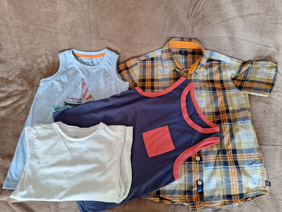 Ubrania chłopięce rozmiar 122/128, bluza puma,  sweterek świąteczny