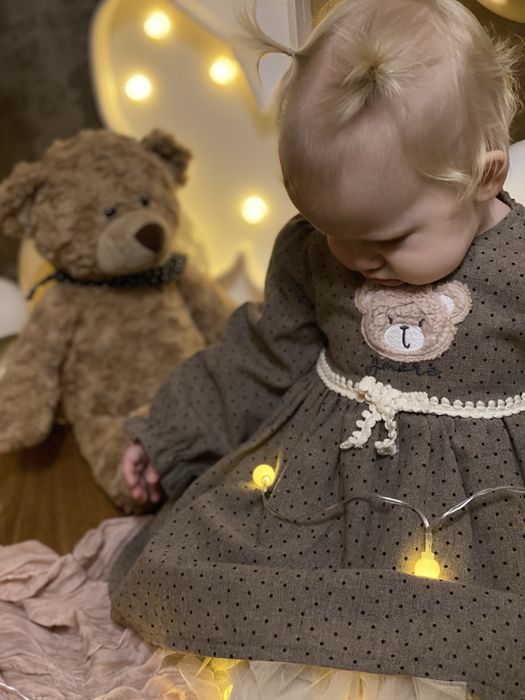 Продам святкові сукні на рочок півтора